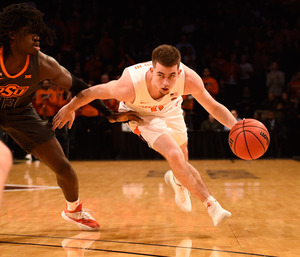 Joe Girard III had 12 points and nine assists in the Orange's loss. 