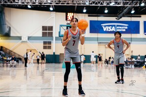 Kiyan Anthony, son of SU basketball legend Carmelo Anthony, has committed to Syracuse, he announced on his father's podcast.